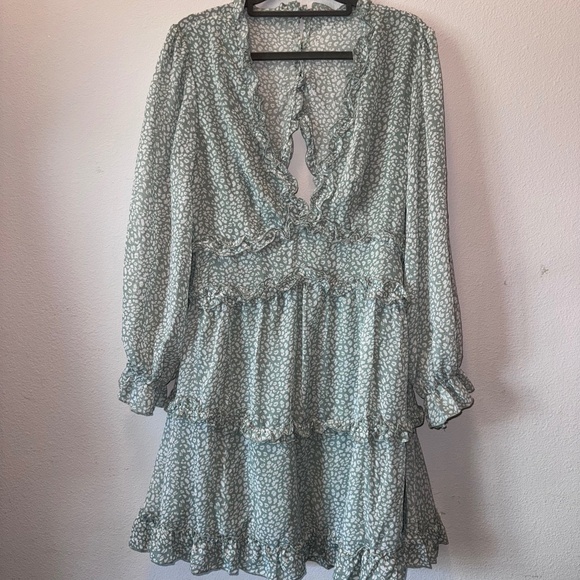 Brand New Green Ruffle Open Back Mini Dress | Size Small (US 4-6) - Picture 1 of 4